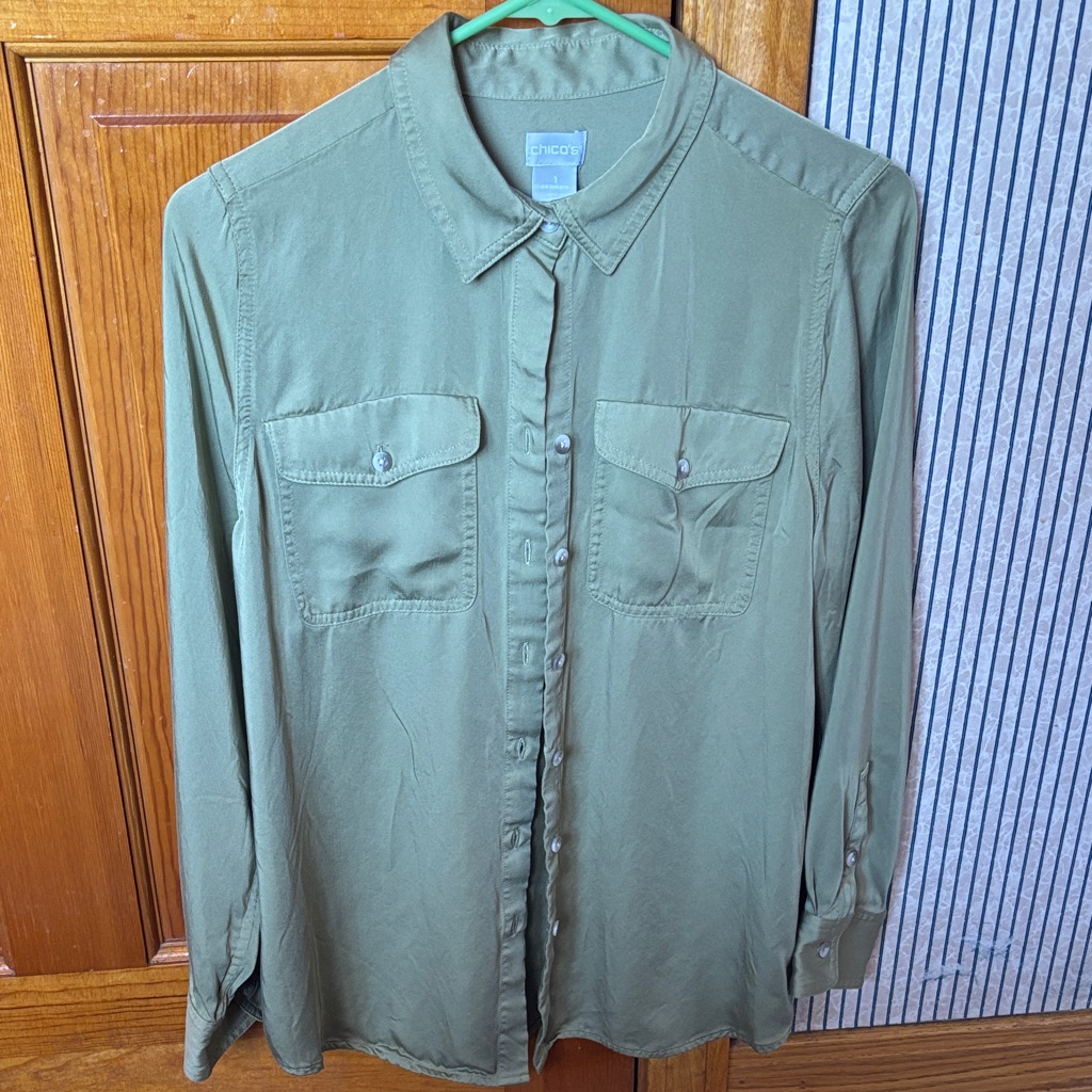 Chicos Soft Satin Feel ButtonUp Blouse Chicos Soft Satin Feel ButtonUp Blouse